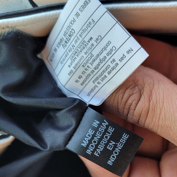 Guess Tania Printed Tote - Picture 9 of 11